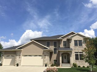 1101 Eagle Ridge Rd, Cedar Falls, IA 50613