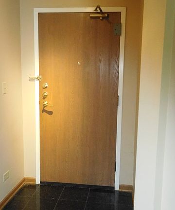 2nd image of 1650 White Oak Ln APT 2