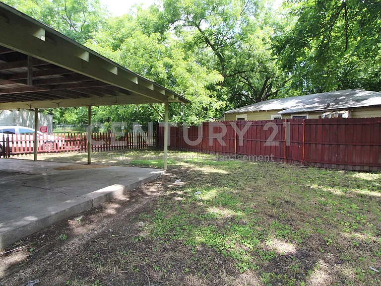 421 Dr Martin Luther King Jr Blvd — Photo 9