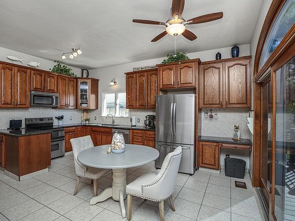 4th image of 13451 Pleasant Dr