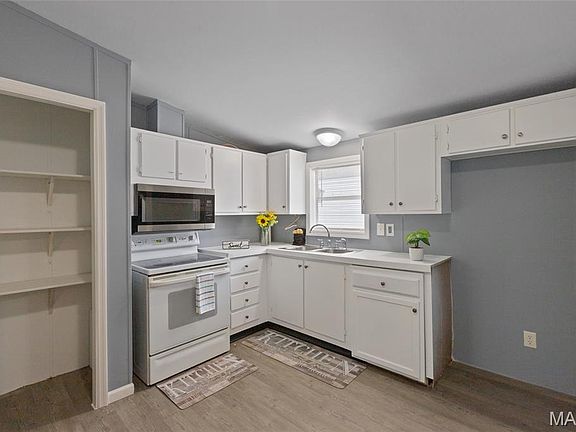 5th image of 3158 Quiet Forest Dr