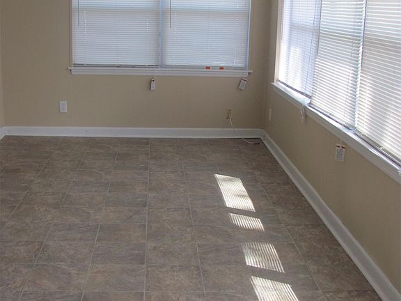 3rd image of 2217 Burgoyne Dr