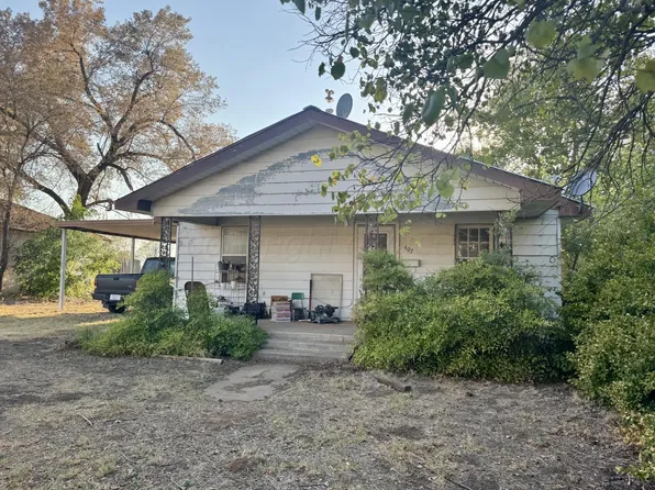 407 S Choctaw St, Shamrock, TX 79079