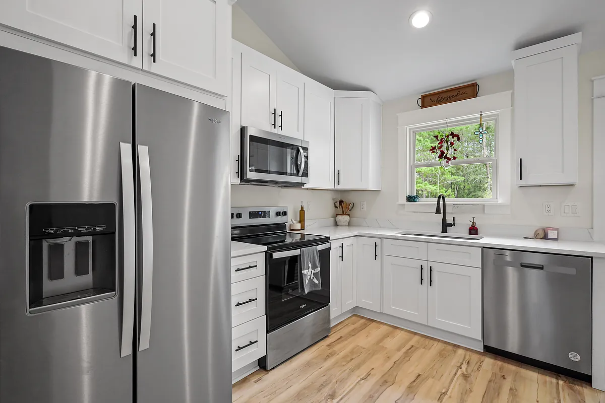 Building Photo - 71 E Lafavre Ln