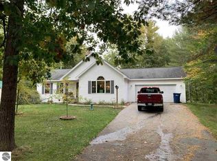 2150 E Log Lake Rd NE, Kalkaska, MI 49646