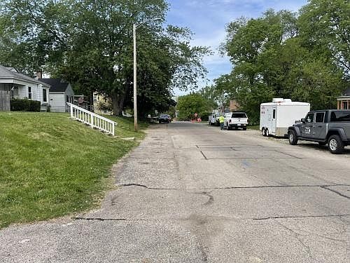 2nd image of 3845 Merrimac Ave