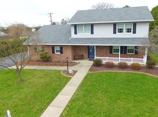 321 Woodlawn Dr, Bethlehem, PA 18020