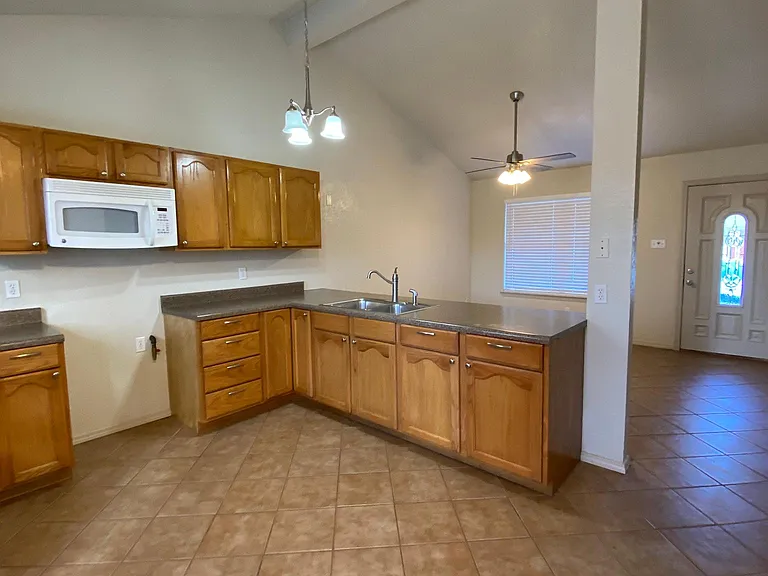 3126 Bay Hurst Dr — Photo 3
