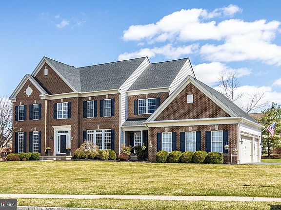 2nd image of 21 Plum Cir