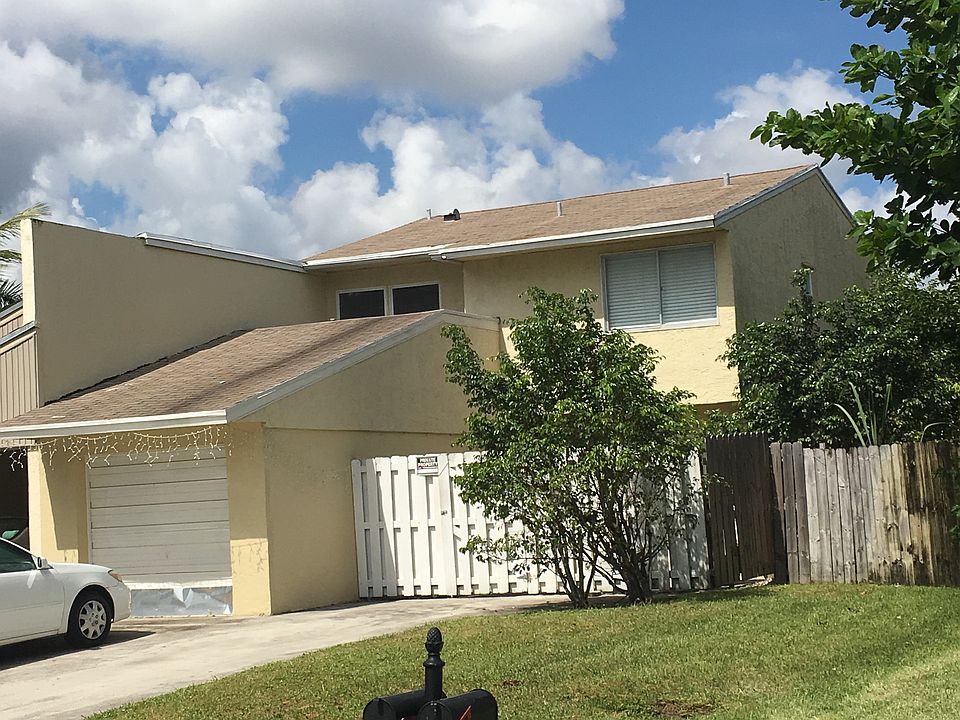 2nd image of 552 NW 48th Ave
