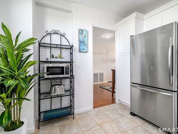 4th image of 71 Strawberry Hill Avenue #1010