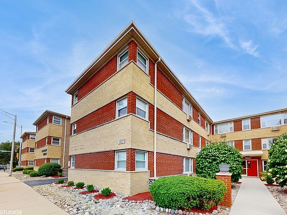 2nd image of 1537 Harlem Ave APT 3W
