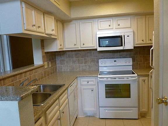 4th image of 10855 Meadowglen Ln APT 1128