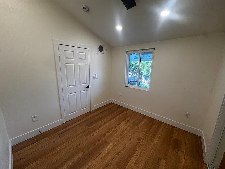 E Walnut Ave — Photo 14