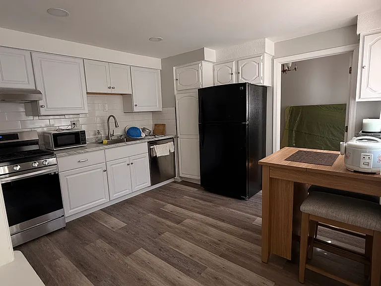 32 Waverly Dr W — Photo 5