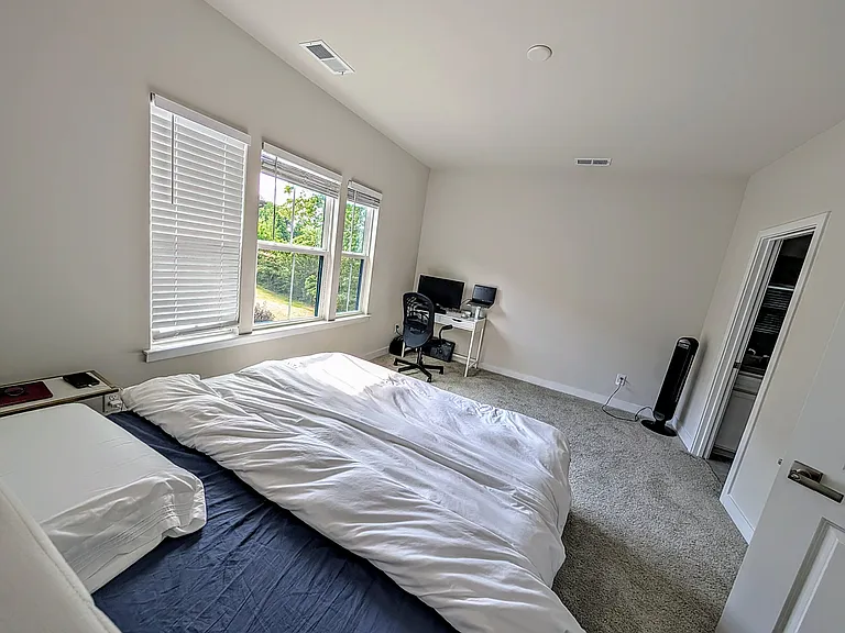460 Spearfield Ln — Photo 9