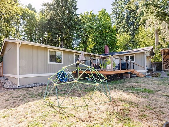 4th image of 13977 Blackberry Lane NE