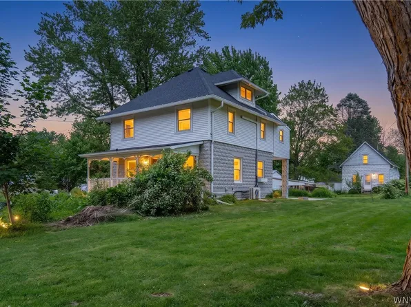 6025 McKinley Pkwy, Hamburg, NY 14075