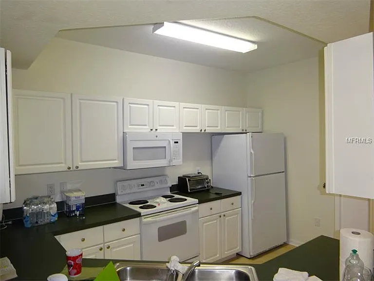 5536 Metrowest Blvd — Photo 3