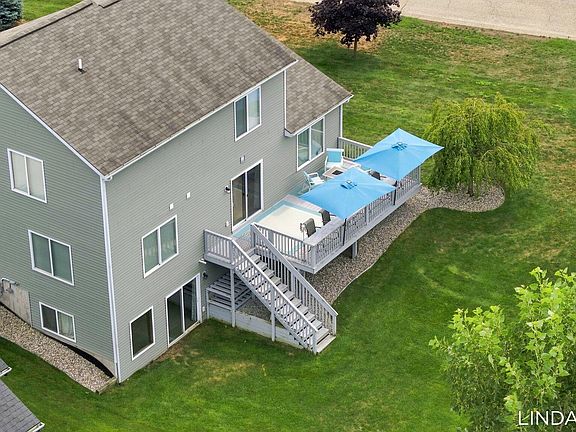 5th image of 16849 Arbor Way Dr