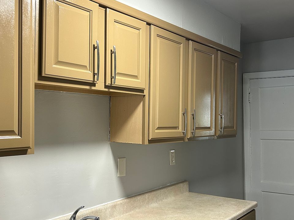 1st image of 110 Upmanor Rd