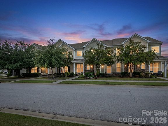 3rd image of 859 Pennington Dr