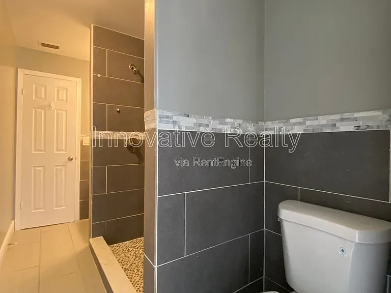 1025 Derbyshire Dr — Photo 20