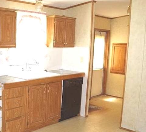 5th image of 829 Grove Park Dr
