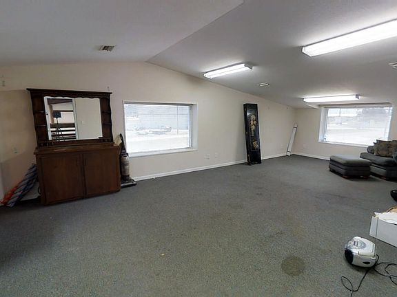 4th image of 1730 Trout Ave