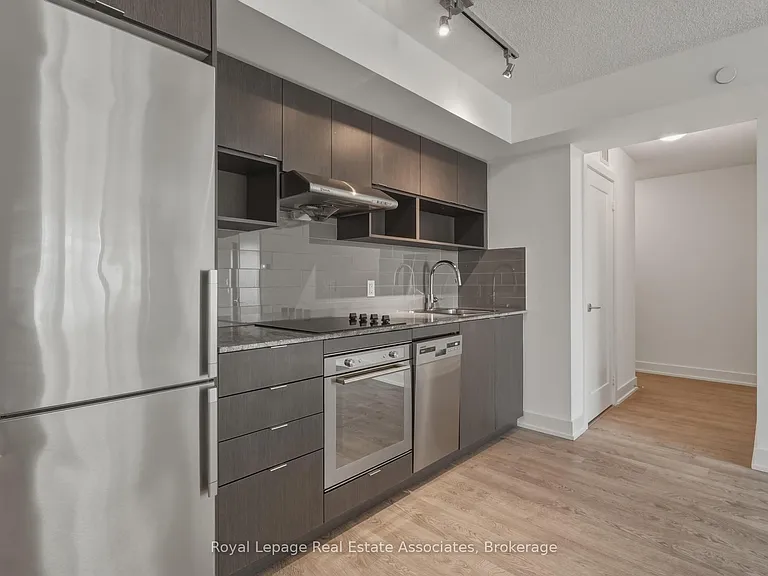 7 Mabelle Ave #2806 — Photo 5