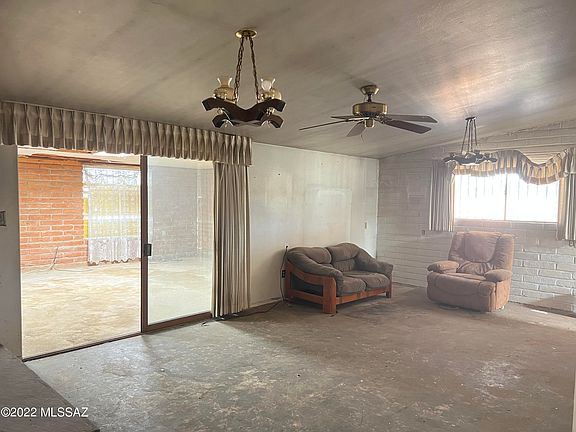 5th image of 446 N Bahamas Dr