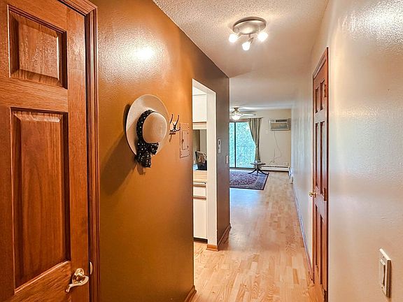 2nd image of 2809 E Minnehaha Pkwy APT 304