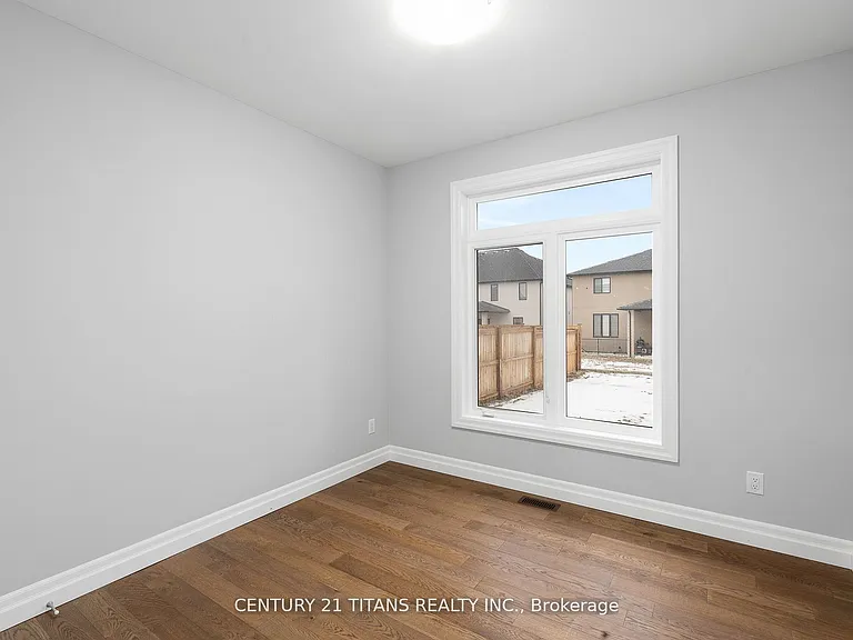 19 Tracy Dr — Photo 26