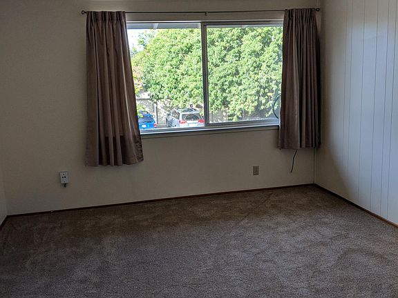 3rd image of 770 El Camino Ave APT 4
