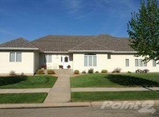 1025 Larkspur Ln, Aberdeen, SD 57401
