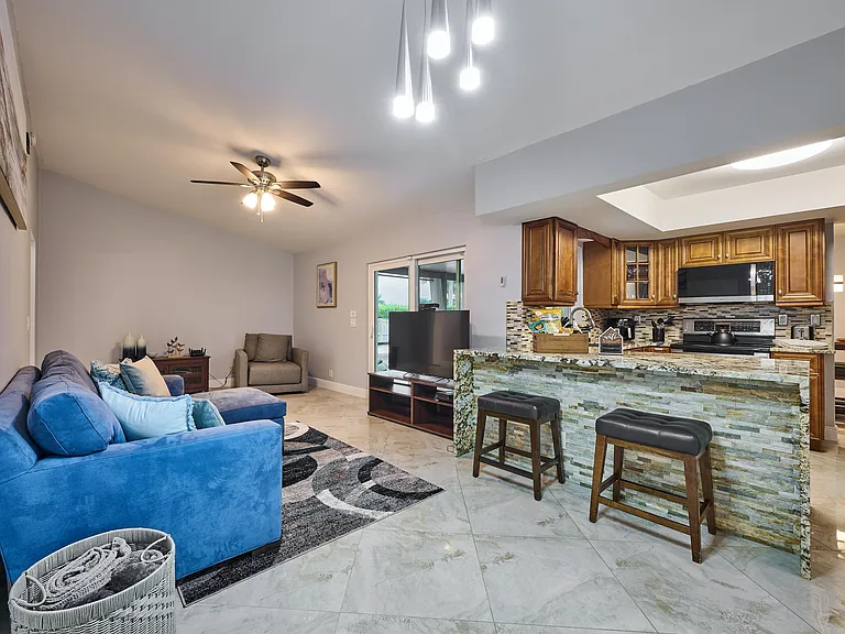 1267 Summerwood Cir — Photo 56