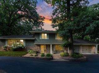 2 Blue Crane Ln, North Oaks, MN 55127