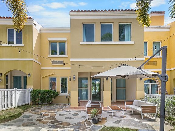 4th image of 90 Candelero Dr 32