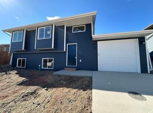 1073 Quinn Dr, Hill City, SD 57745