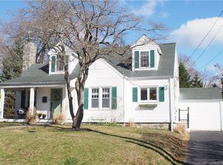 61 Chestnut St, Trumbull, CT 06611
