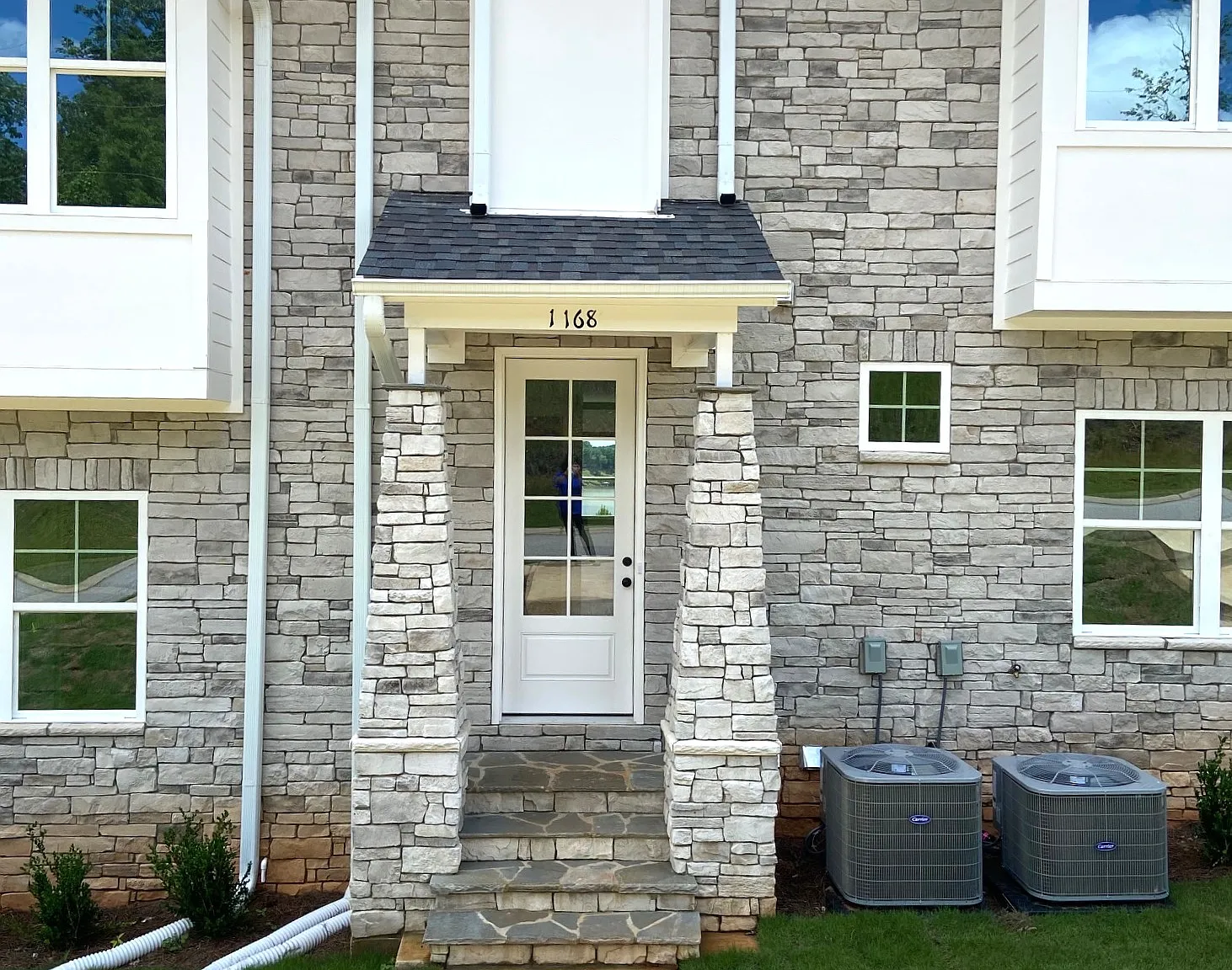 4 bed, 2875 sqft, $2,500 — Photo 1