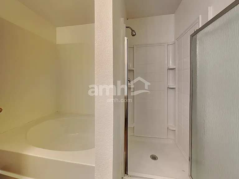 5533 Parkview Hills Ln — Photo 14