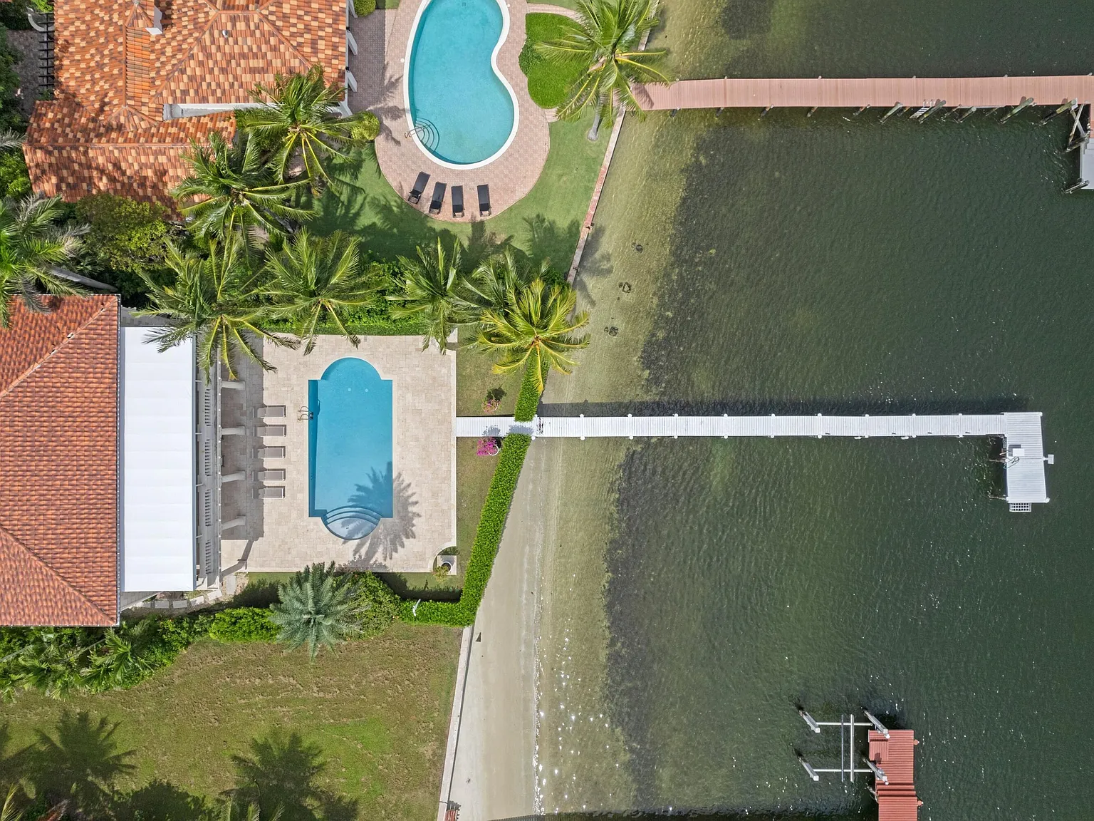 6 bed, 6.5 bath, 9904 sqft, $60,000 — Photo 3