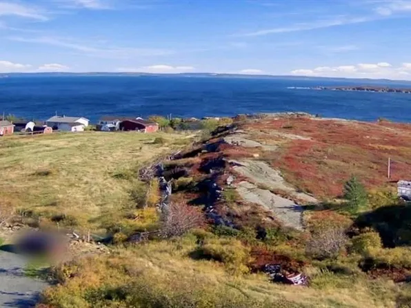 15-17 Cemetery Road, Upper Island Cove, NL A0A4E0