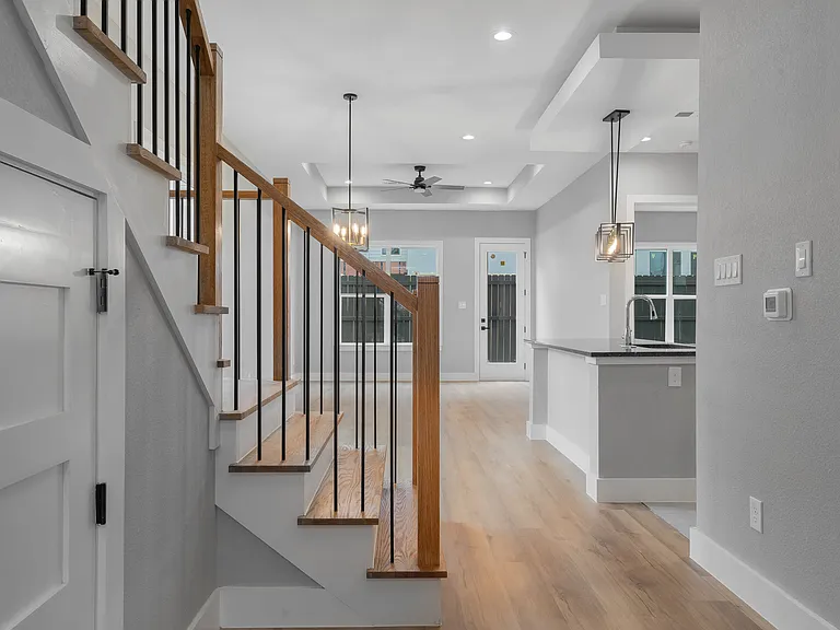 2818 Chicago St — Photo 34