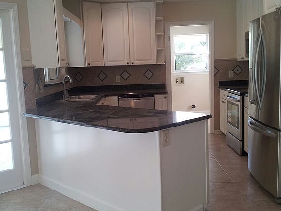 2nd image of 5427 Bay Side Dr