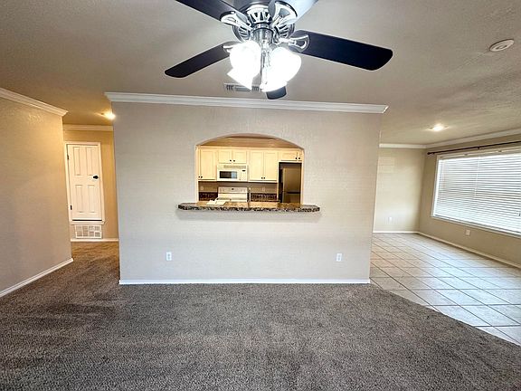 4th image of 410 W Pine Ave
