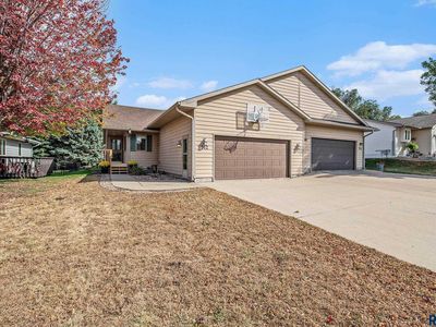 912 S Charlotte Ave, Sioux Falls, SD, 57103