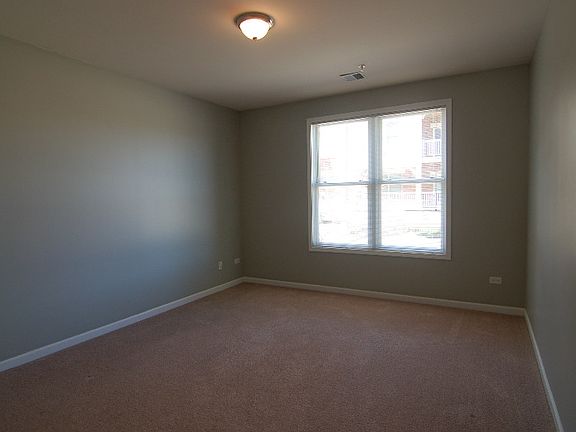 4th image of 271 E Railroad Ave Unit 207
