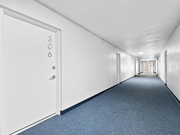 5th image of 1700 SE 15th Street #306